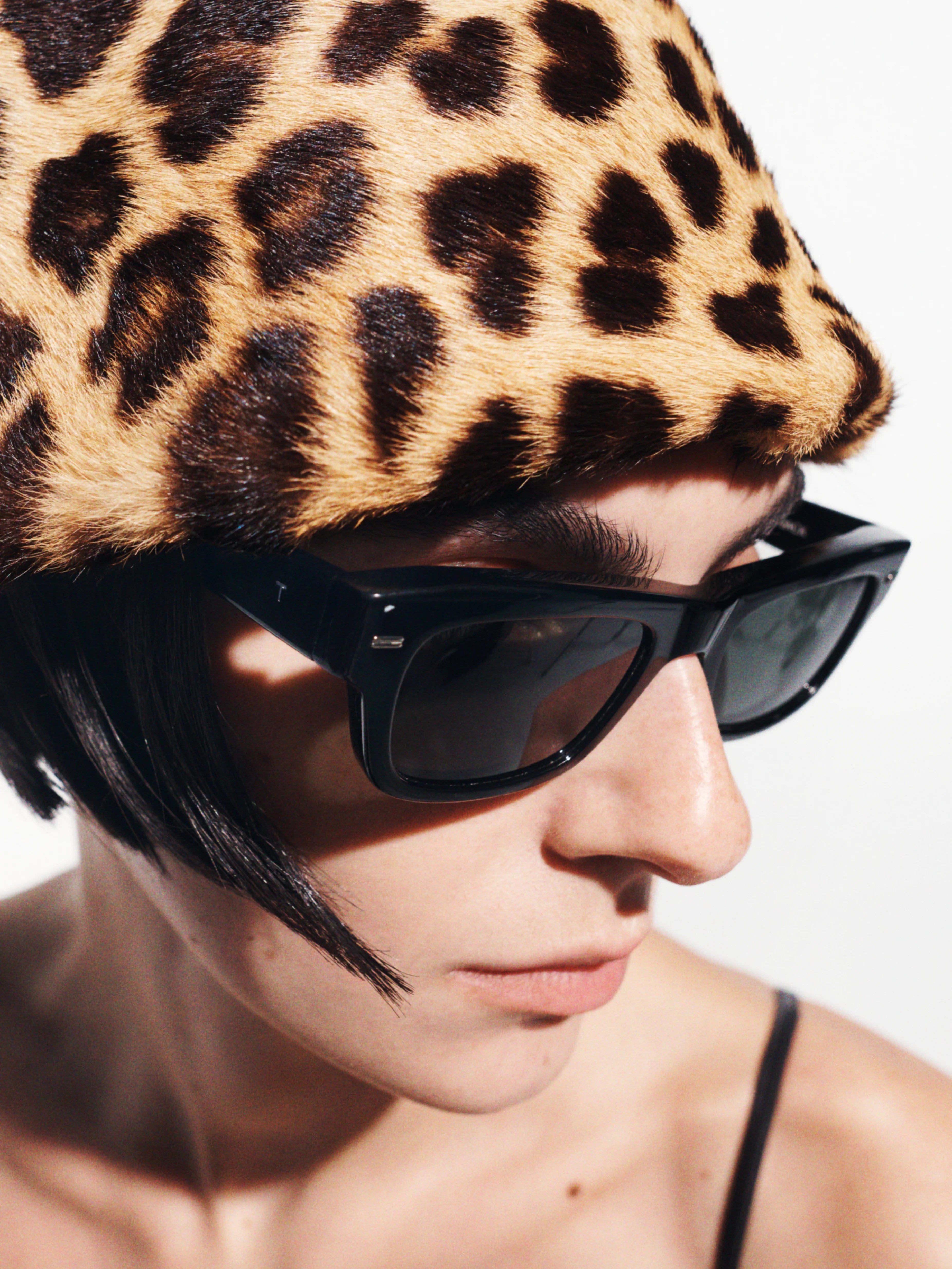 The THISTLE – Black & Black