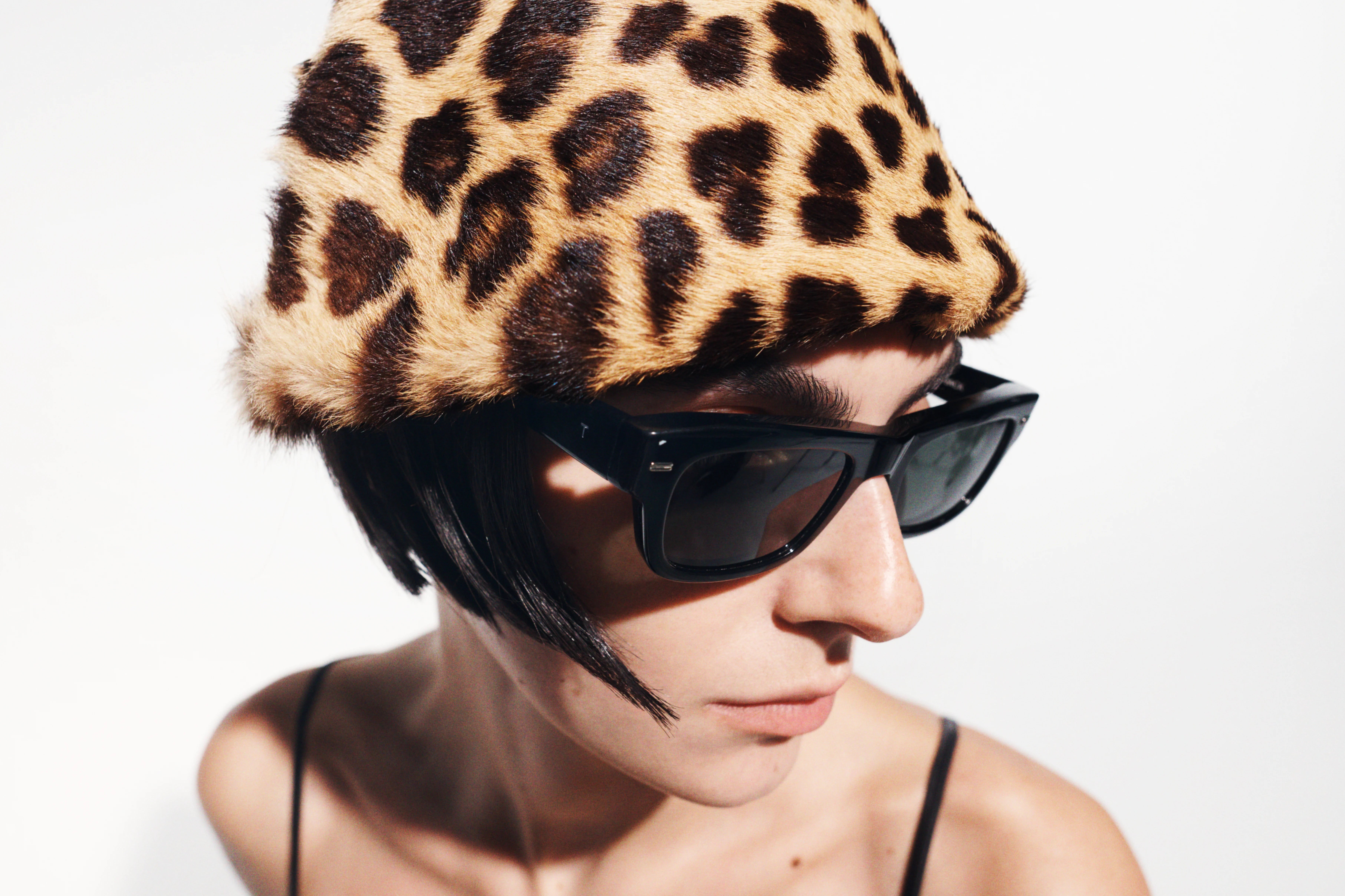 The THISTLE – Black & Black